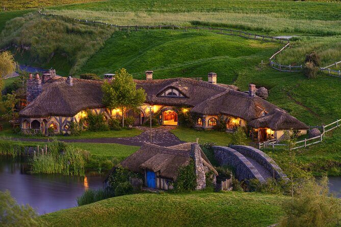 Hobbiton Movie Set Guided Day Tour with Lunch from Auckland - Who Should Book This Tour?