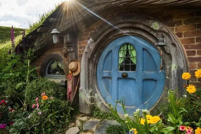 Hobbiton Movie Set Small Group Private Transfer from Auckland - The Itinerary: What to Expect at Each Stop