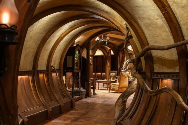 Hobbiton Movie Set Tour to Blue Springs and Waitomo caves - Pricing and Value