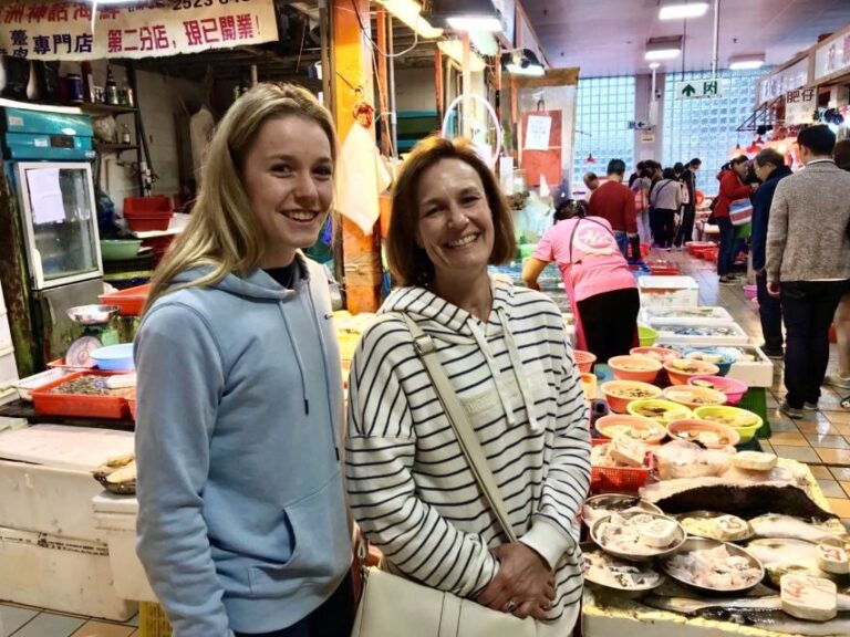 Hong Kong: Private Street Food Tour with a Local Insider - How the Tour Unfolds: A Closer Look