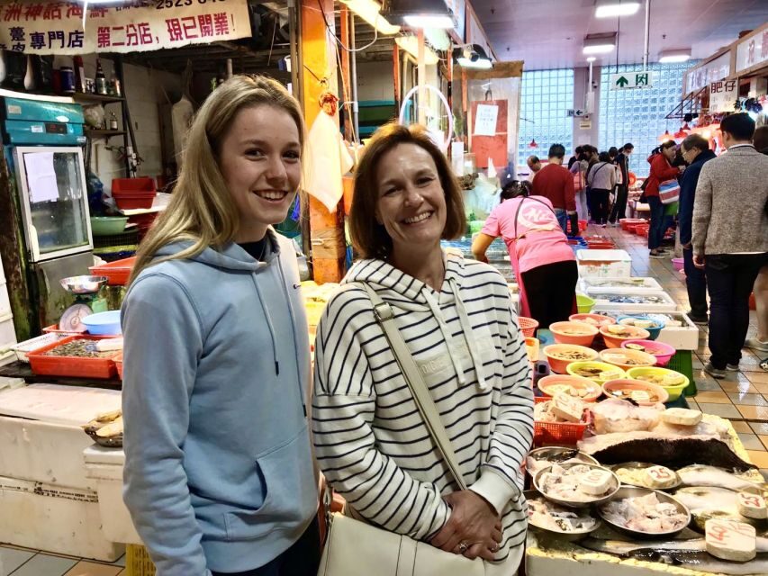 Hong Kong: Private Street Food Tour with a Local Insider - How the Tour Unfolds: A Closer Look