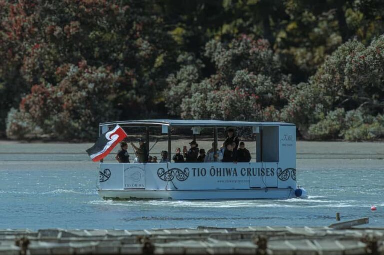 hope: Guided Cruise with Oyster Farm Visit and Lunch - Visiting the Oyster Farm: From Sea to Plate