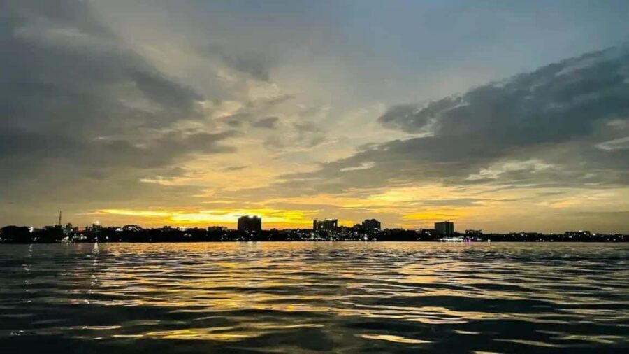 Hyderabad: Hussain Sagar Evening Ferry Luxury Tour - What to Expect During the Tour