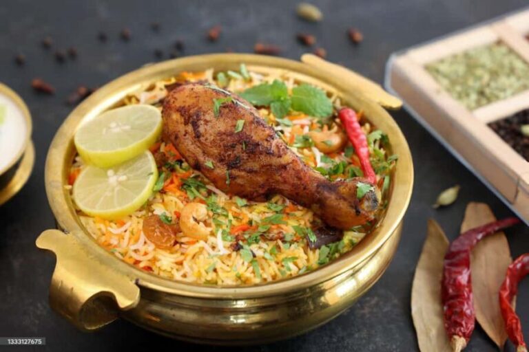 Hyderabad: Street Food Walking Tour with 7+ Tastings - Who Should Consider This Tour?