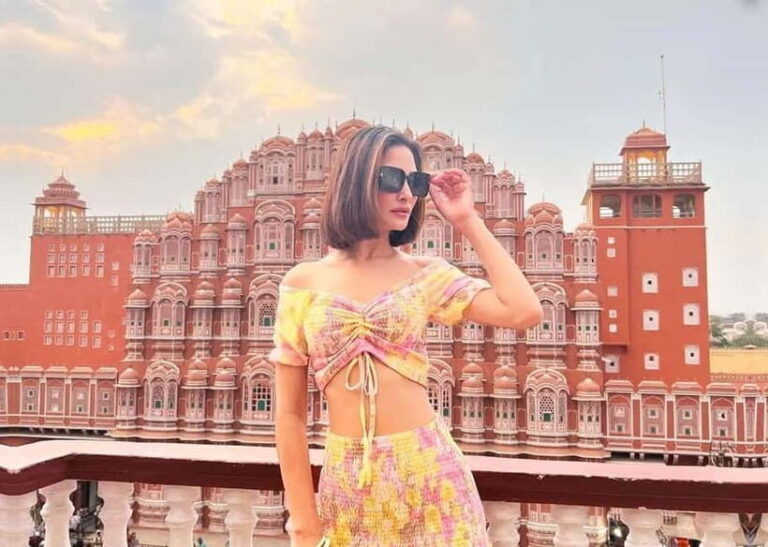 Jaipur: Instagram Photo Experience with a Guide - Transportation and Group Dynamics