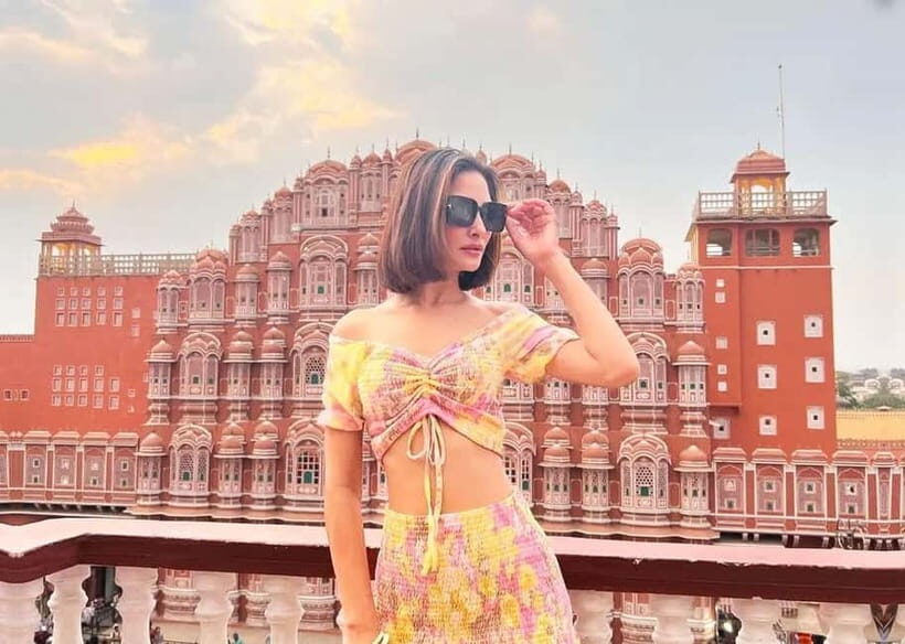 Jaipur: Instagram Photo Experience with a Guide - Transportation and Group Dynamics