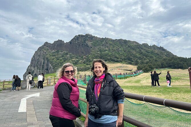 Jeju Island Popular Sightseeing Private Car Charter Tour 5/9hours - What the Experience Looks Like