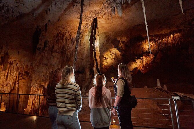 Jewel Cave Fully-guided Tour (Located in Western Australia) - The Perfect Fit for Your Travel Plans
