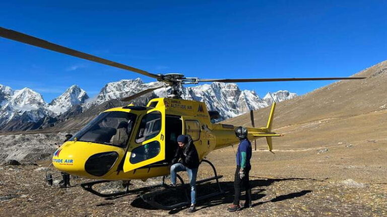 Kathmandu: Everest Helicopter Tour with Landing & Breakfast - Practical Details and Tips
