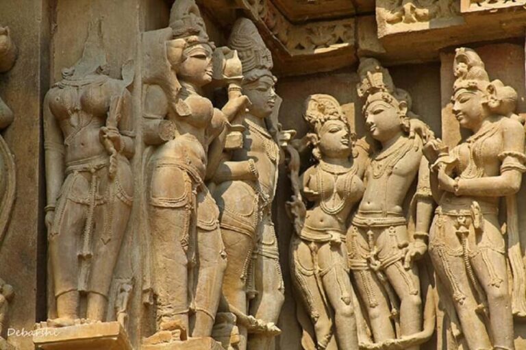 Khajuraho: Private Kamasutra Temples Day Tour with Guide - Discovering the Khajuraho Temples: A Closer Look