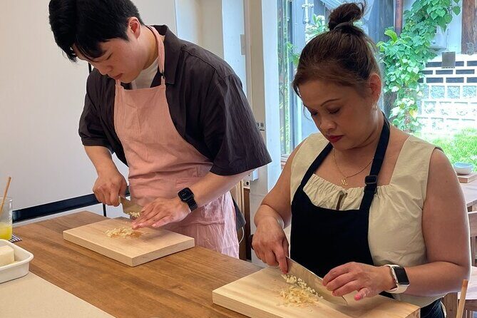 Kimchi class with Chef Hakyung near Gyeongbokgung place - The Itinerary and Setting