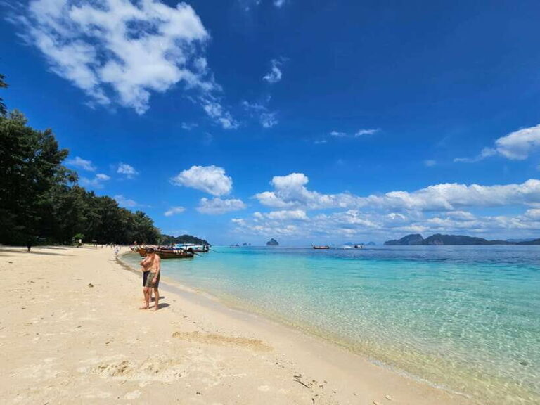 Koh Lanta: 4 Islands Tour by Speedboat with Snorkeling - The Experience and Group Dynamics