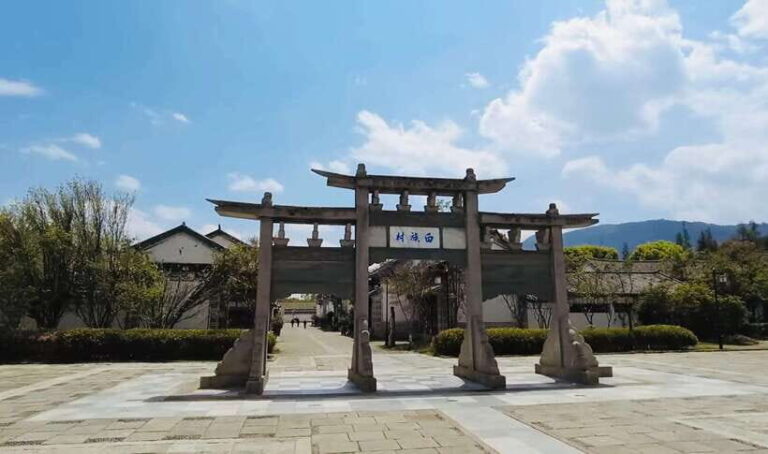 Kunming: Yunnan Ethnic Village Private Tour (Half Day) - Is This Tour Right for You?
