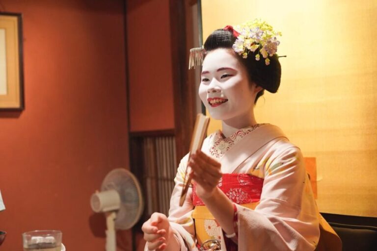 Kyoto: Maiko Dinner in Traditional Restaurant and Tour - Gion: The Heart of Maiko Culture