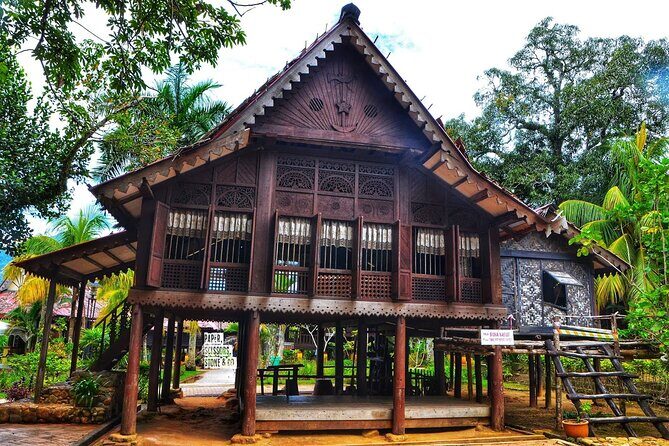 Langkawi Myth & Legend Tour MahsuriTomb TelagaTujuh BerasTerbakar - Batik Art at Atma Alam Village