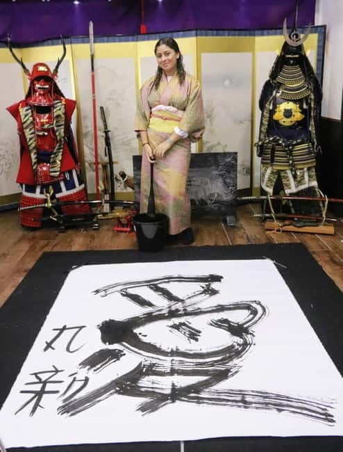 Learning Shodo with a kimono and Trying Samurai Calligraphy - Dressing in Kimono and Japanese Hairstyles