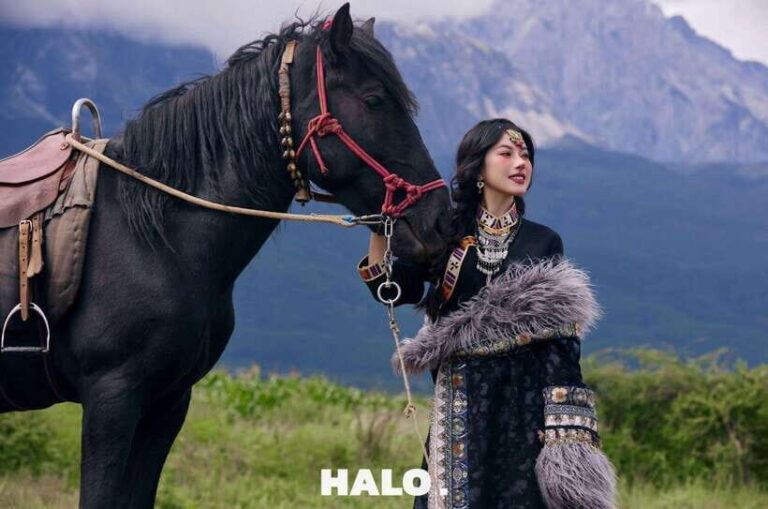 Lijiang: Ethnic Costume Photoshoot with Hotel Transfers - What to Expect From the Experience