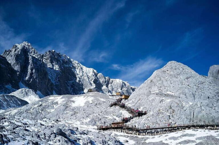 Lijiang: Jade Dragon Snow Mountain and Blue Moon Valley Tour - The Scenic Highlights