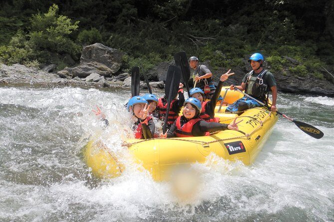 Local half past 12 meeting, rafting tour half day (3 hours) - The Value of the Experience