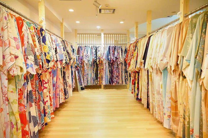 Long-sleeved 'Furisode' Kimono Experience in Kyoto - An In-Depth Look at the Kimono Experience