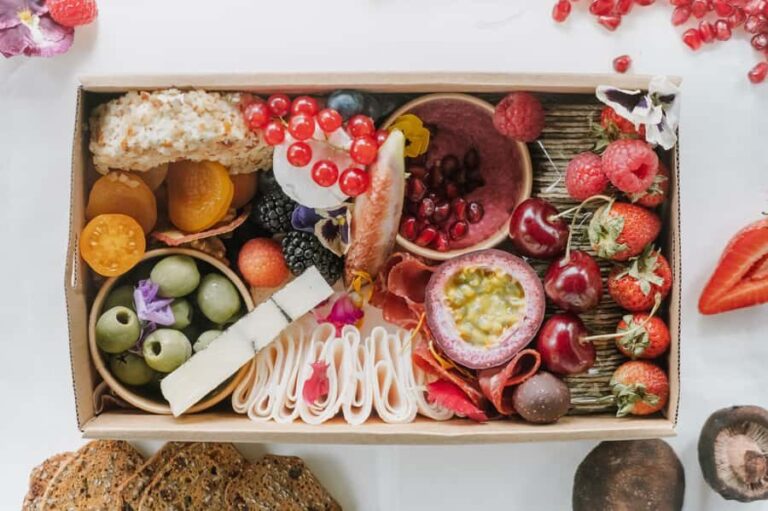Luxury Picnic for 2 with Sydney Harbour Views at Kirribilli - Who Should Consider This Experience?