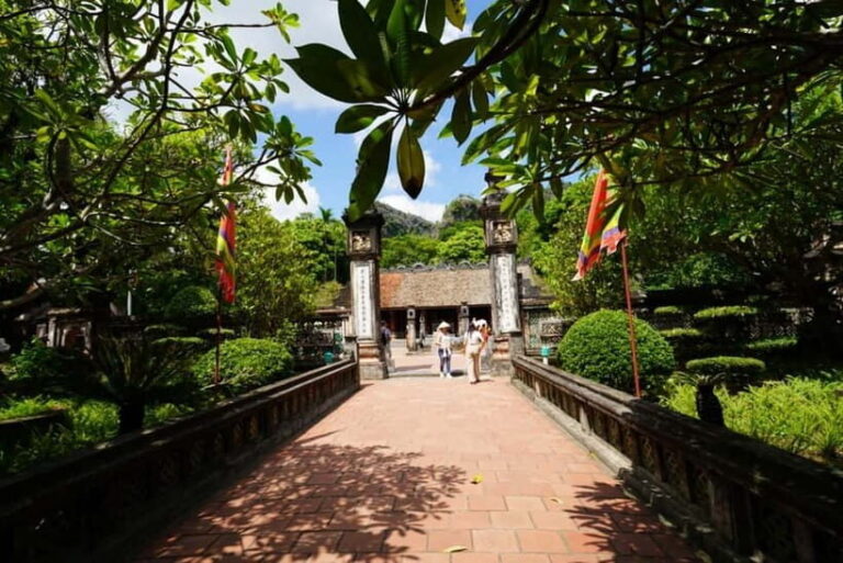 Luxury Tour Bich Dong Pagoda-Hoa Lu-Tam Coc-Mua Cave-Biking - What’s Included and What’s Not