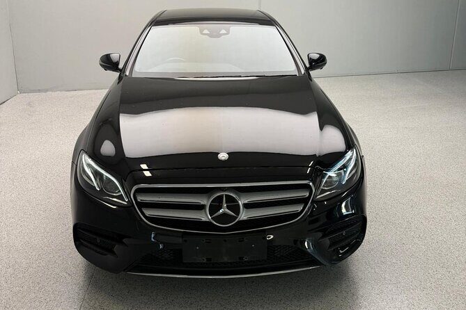 Luxury Vehicle Brisbane Airport to Brisbane Hotel Transfer - The Journey: Comfort and Convenience
