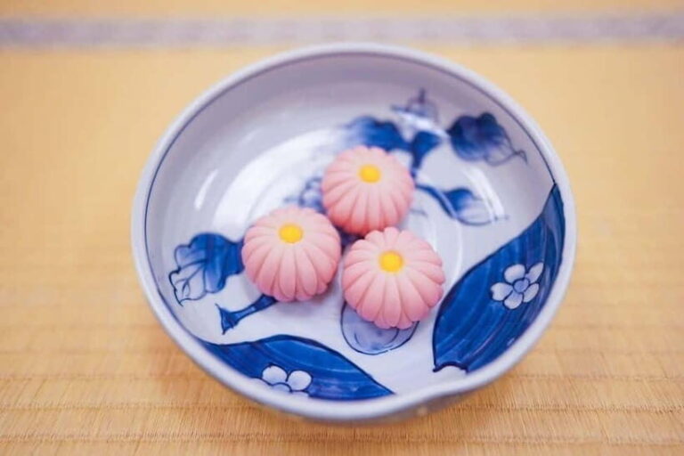 Making Wagashi (Japanese sweets) at Tokyos Koboji Temple - The Setting: An Authentic Tatami Room