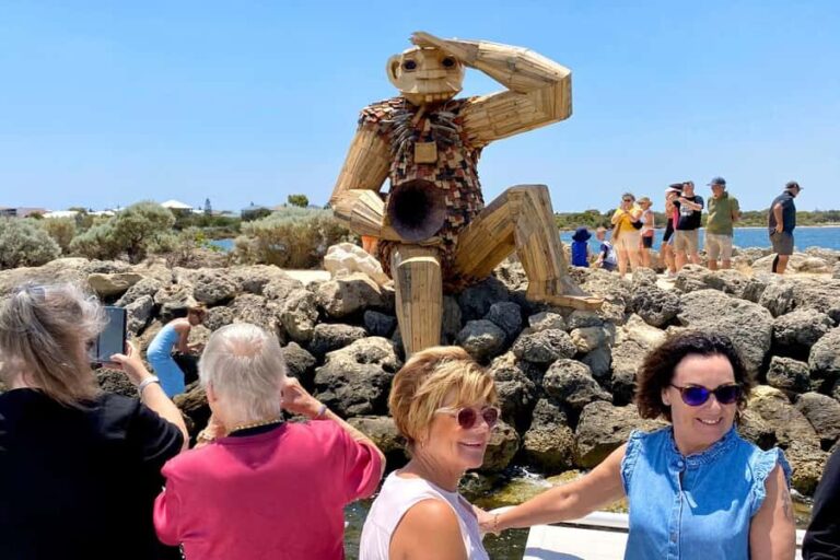 Mandurah: Dolphin & Giant Sightseeing Cruise - The Art of the Giants and Their Significance