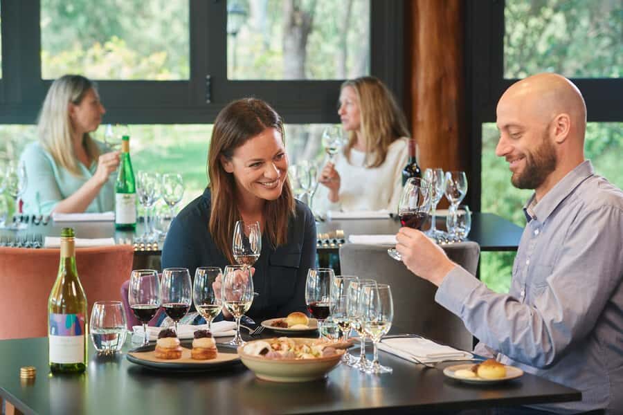 Margaret River: Leeuwin Estate Ultimate Seasonal Experience - Exploring the Leeuwin Art Gallery