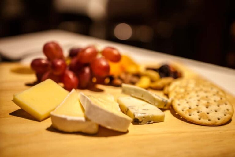 Melbourne: 4-Course Dinner Cruise with Drinks - The Food and Drinks