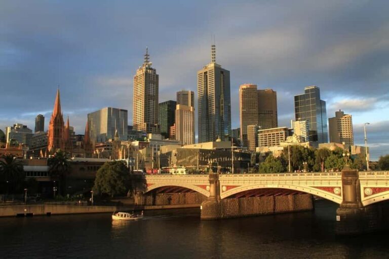 Melbourne : Best Street Food Tour With A Local Guide - What to Expect on Your Melbourne Street Food Tour