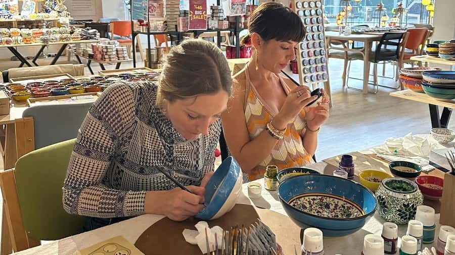 Melbourne: Ceramic Plates & Bowls Paint and Sip Classes - A Closer Look at the Experience