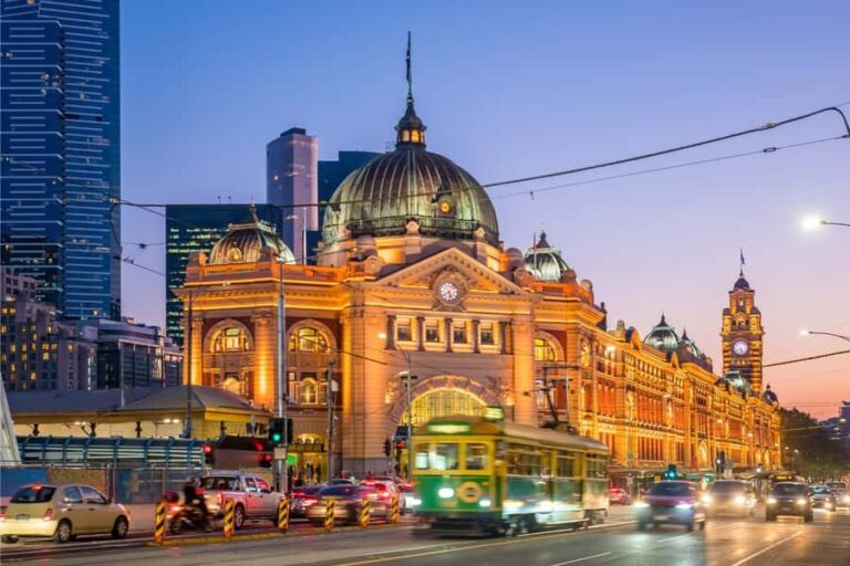 Melbourne: City Highlights Private Guided Walking Tour - What to Expect from the Experience