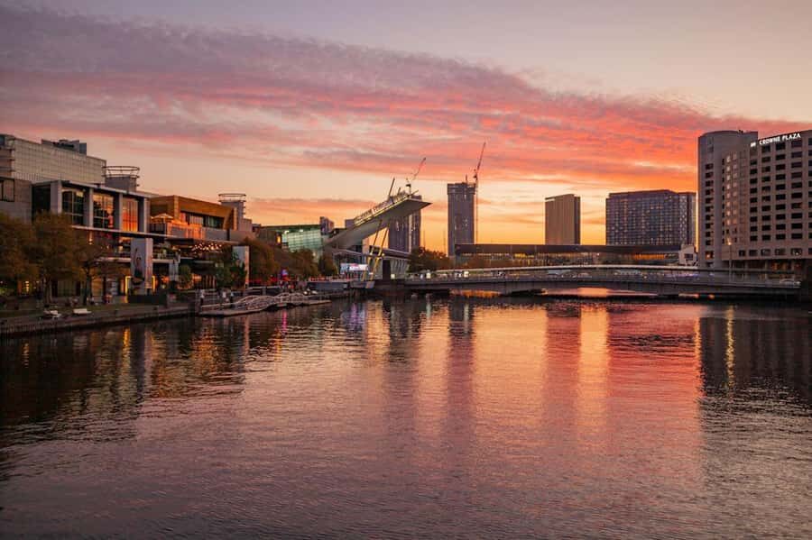 Melbourne: Luxury Sunset Cruise on Yarra River - What to Expect on the Water