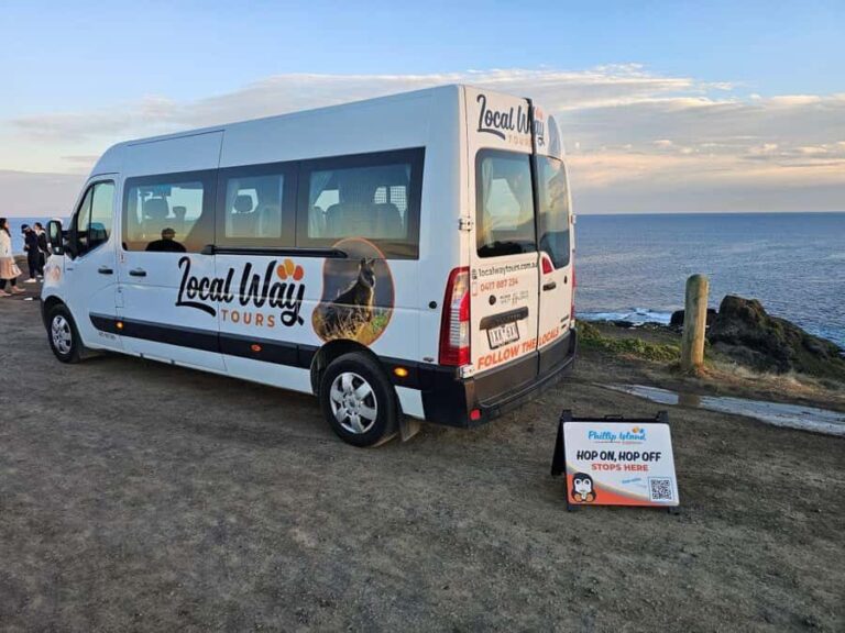 Melbourne: Phillip Island Tour w/ Hop-on Bus or Seal Cruise - The Main Event: The Penguin Parade