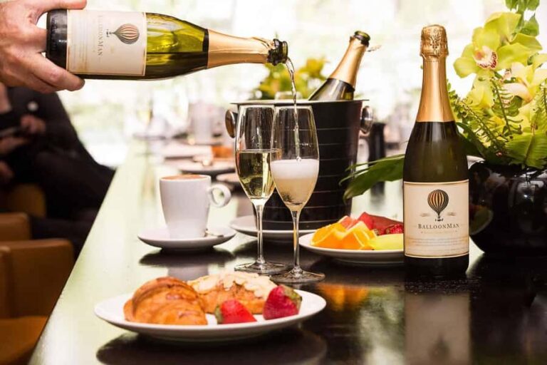 Melbourne Premium Balloon Flight 5-Star Champagne Breakfast - What Sets This Tour Apart?