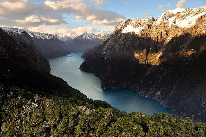 Milford Sound Scenic Flight with Landing from Queenstown - The Experience from Multiple Perspectives