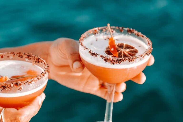 Mooloolaba Sunset Cruise with Live Music - What the Cruise Offers: A Detailed Breakdown