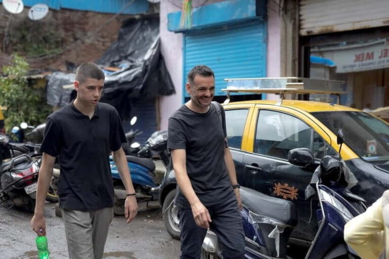 Mumbai: Dharavi Slum Tour a with Local Guide - Breaking Down the Itinerary