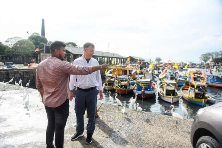 Mumbai Morning Market Tour of Flowers, Fish, and More - Transportation and Group Size