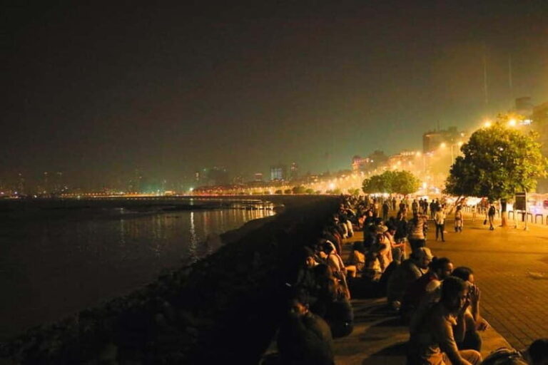 Mumbai: Night Sightseeing tour - Practical Details: Transportation, Timing, and Group Dynamics
