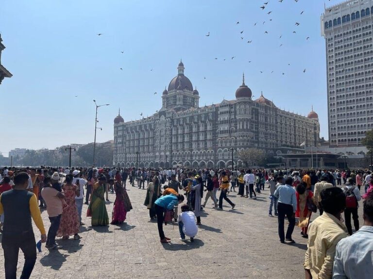 Mumbai Private Half Day Sightseeing including AC Vehicle - The Landmark: Gateway of India