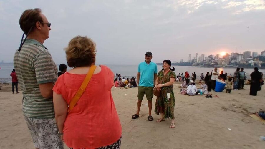 Mumbai Street Food Tour with Evening Bazaar Walk - Breaking Down the Itinerary