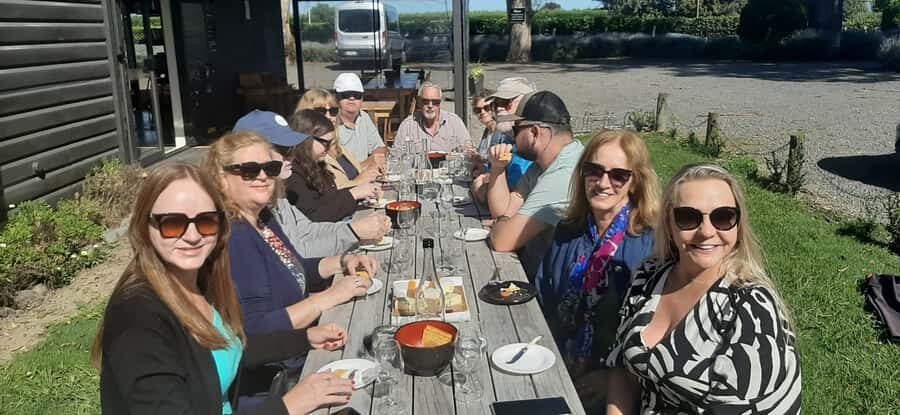Napier: Art-Deco + Te Mata Peak+ Garden Walk + Wine Tasting - Why This Tour Works for Travelers