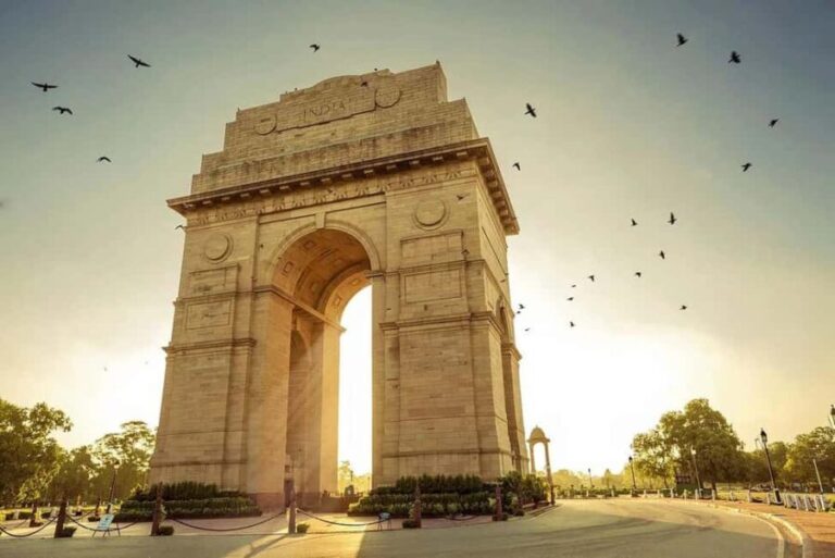 New Delhi: Local Evening Tour with Indian Street Food - Breaking Down the Itinerary: What You’ll See and Feel