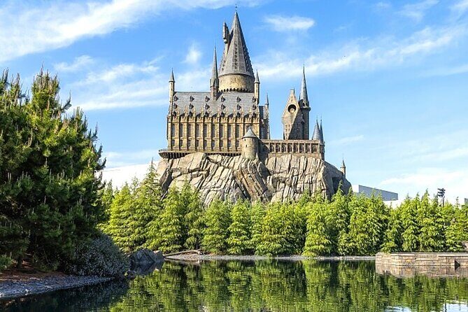 One-way ride from central Osaka to Universal Studios Japan - Who should consider this transfer?