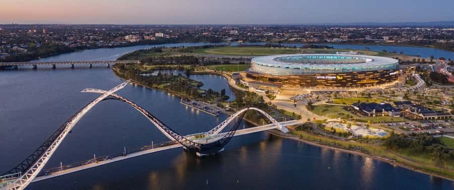 Perth & Fremantle Small-Group Tour with Swan River Cruise - Transport, Timing, and Group Dynamics