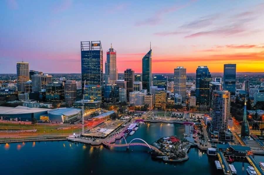 Perth : Private Custom Tour with a Local Guide - Balancing the Pros and Cons