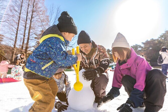 Play with Snow Crab Buffet Lunch and Strawberry Picking Bus Tour - The Crab Buffet at The HARBOR